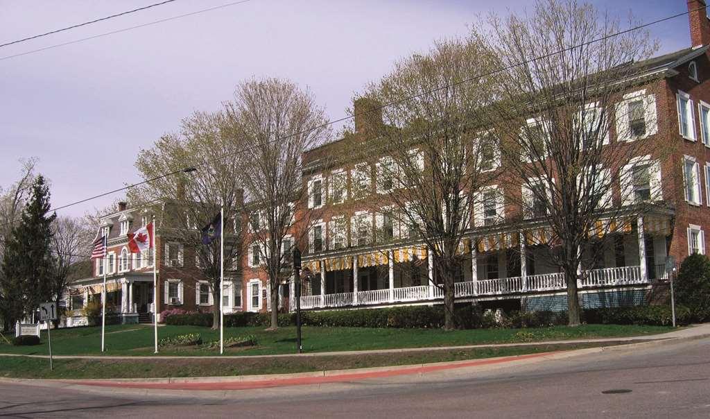 Middlebury Inn Екстер'єр фото