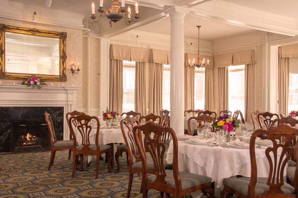 Middlebury Inn Екстер'єр фото