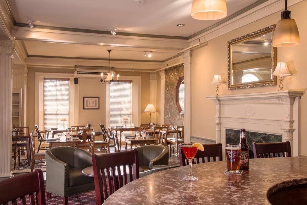 Middlebury Inn Екстер'єр фото