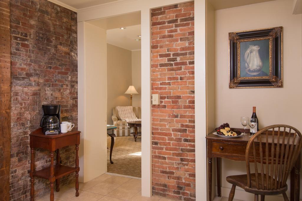 Middlebury Inn Екстер'єр фото