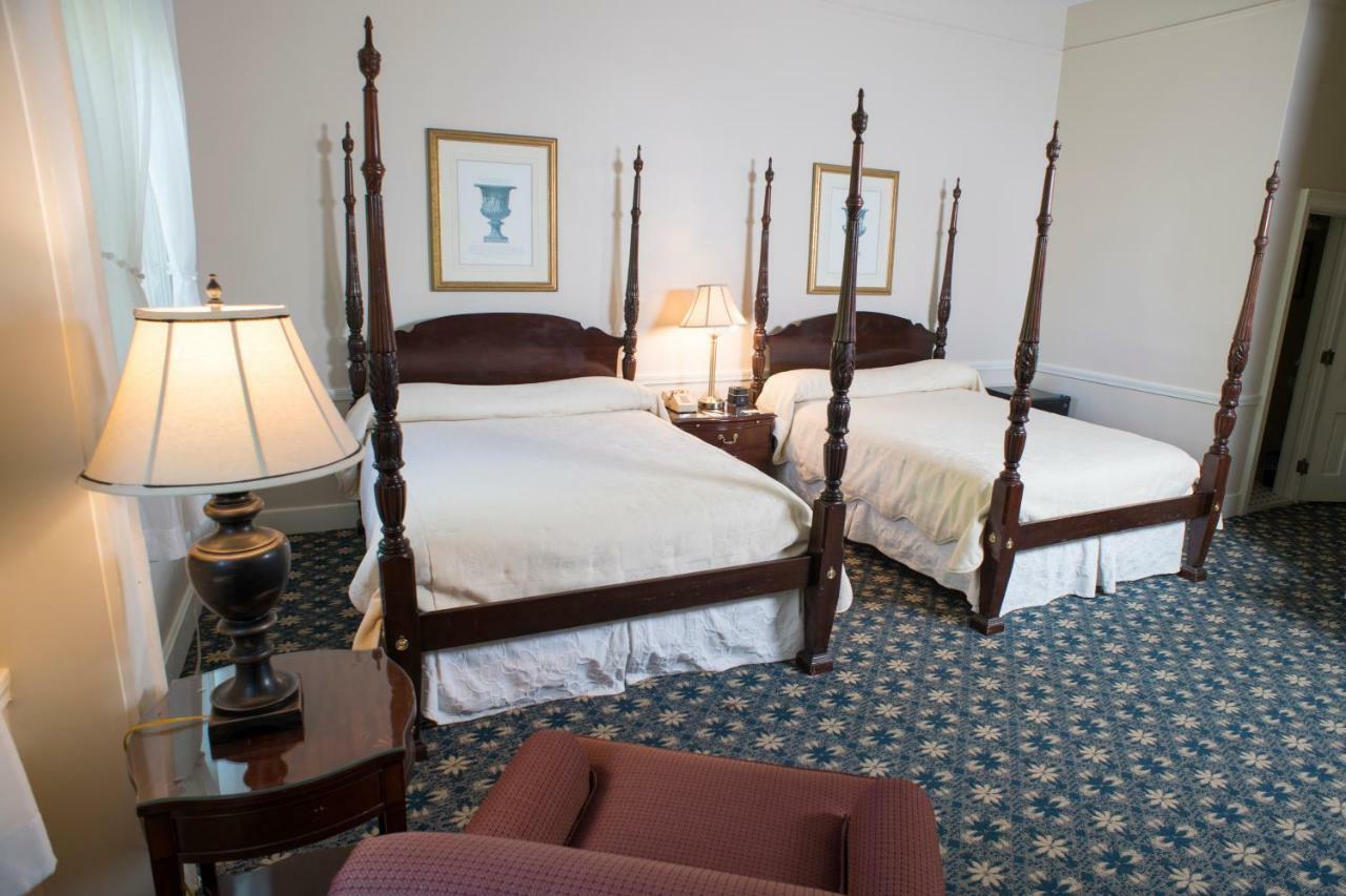 Middlebury Inn Екстер'єр фото