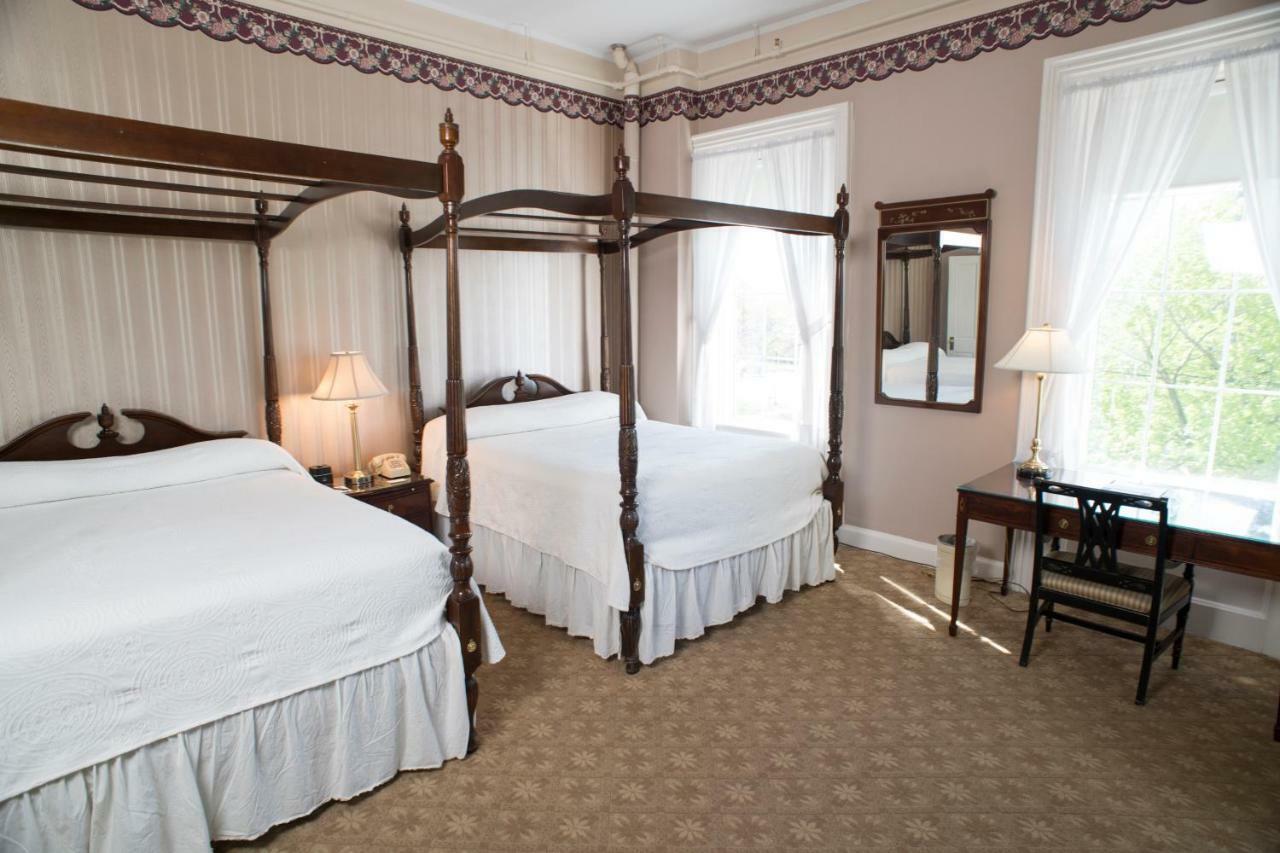 Middlebury Inn Екстер'єр фото