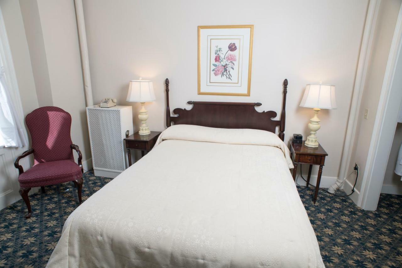 Middlebury Inn Екстер'єр фото