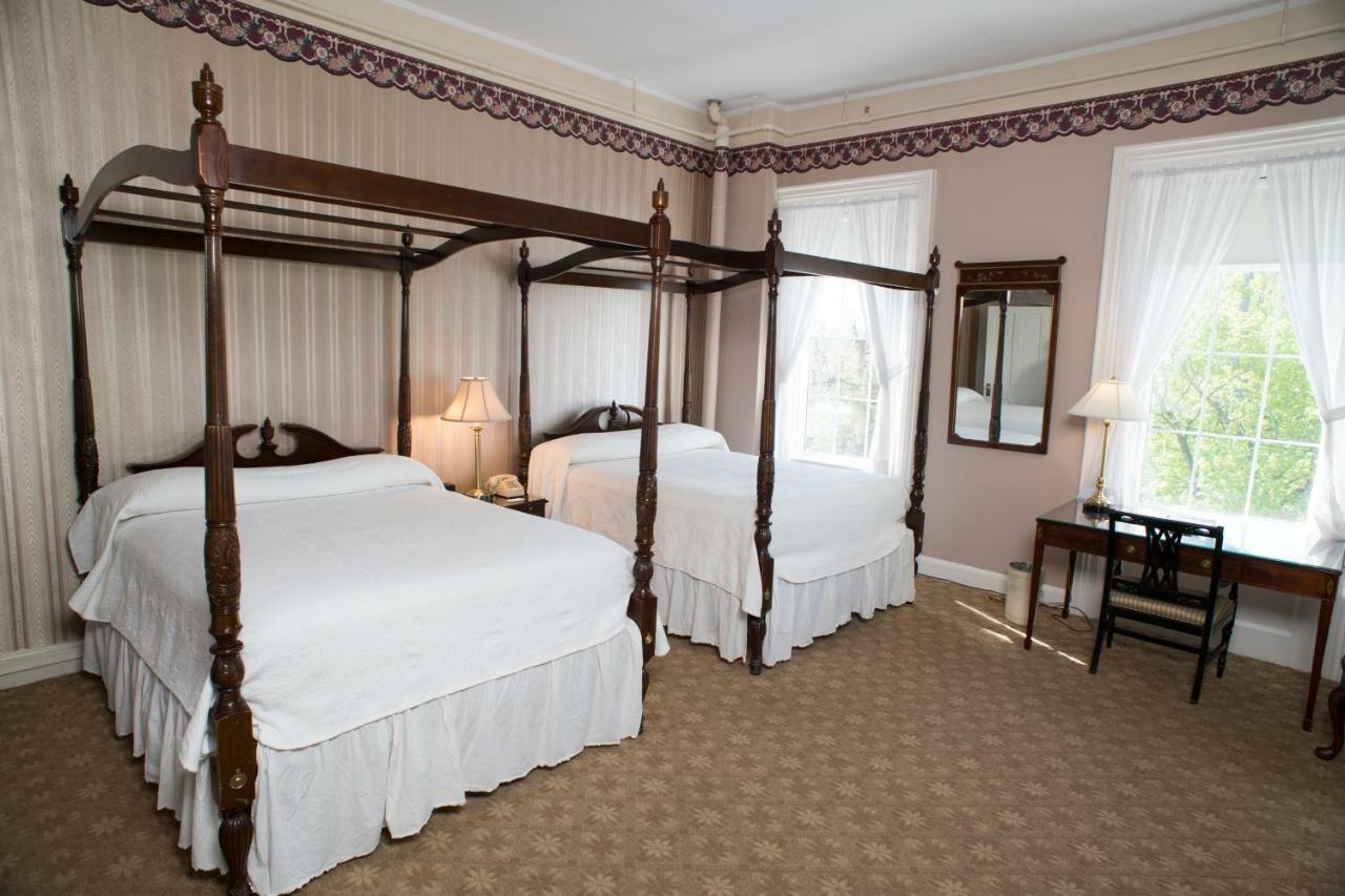 Middlebury Inn Екстер'єр фото