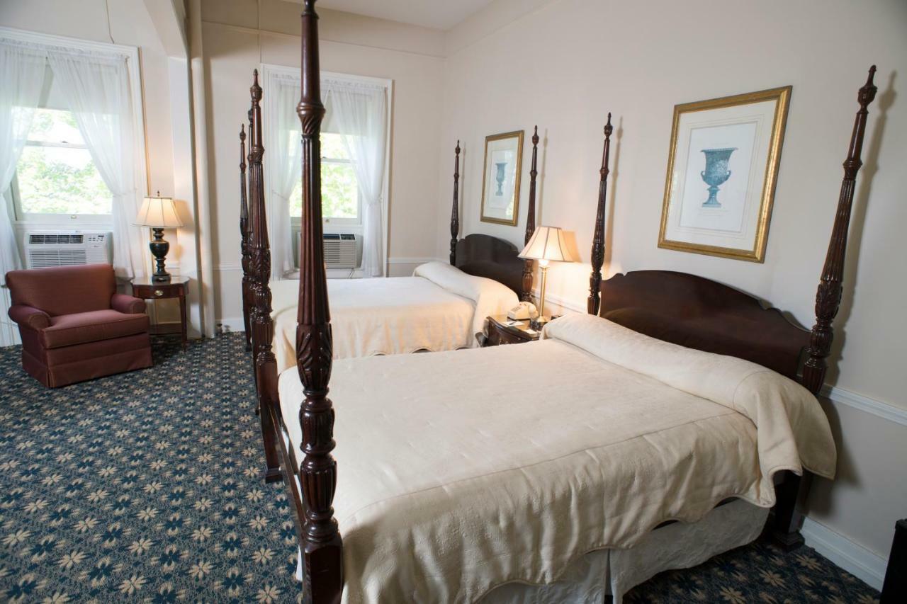 Middlebury Inn Екстер'єр фото