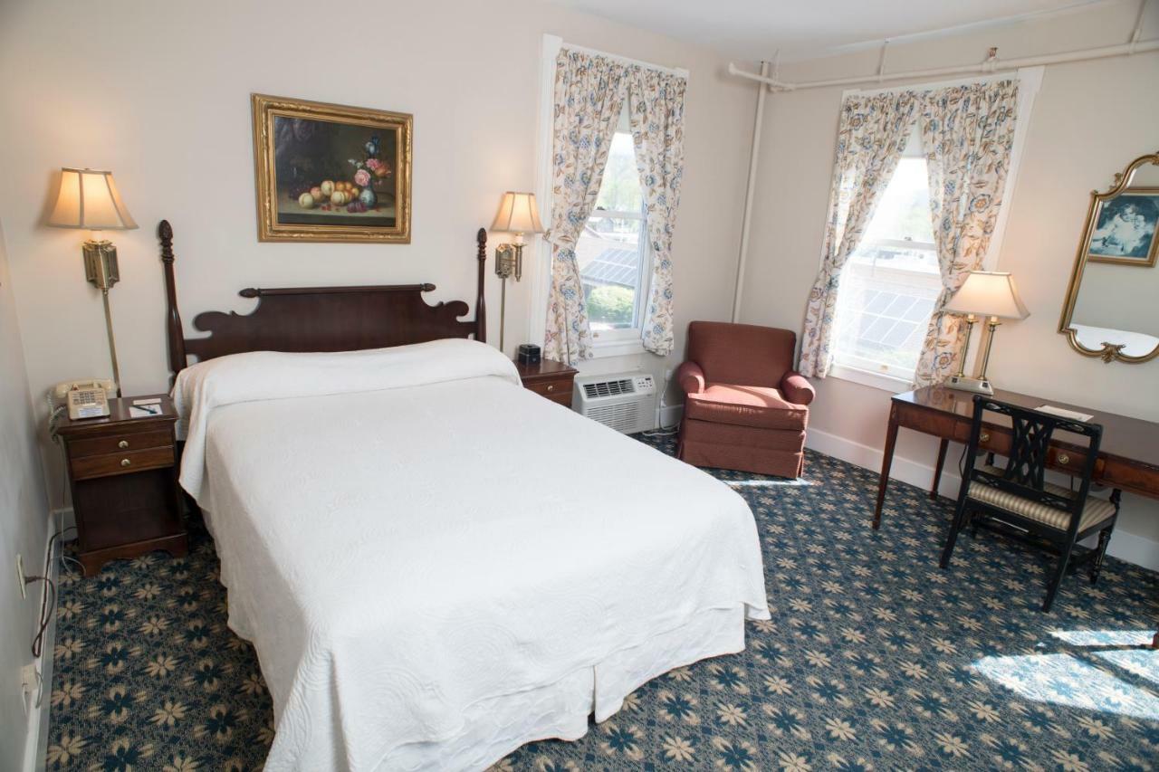 Middlebury Inn Екстер'єр фото