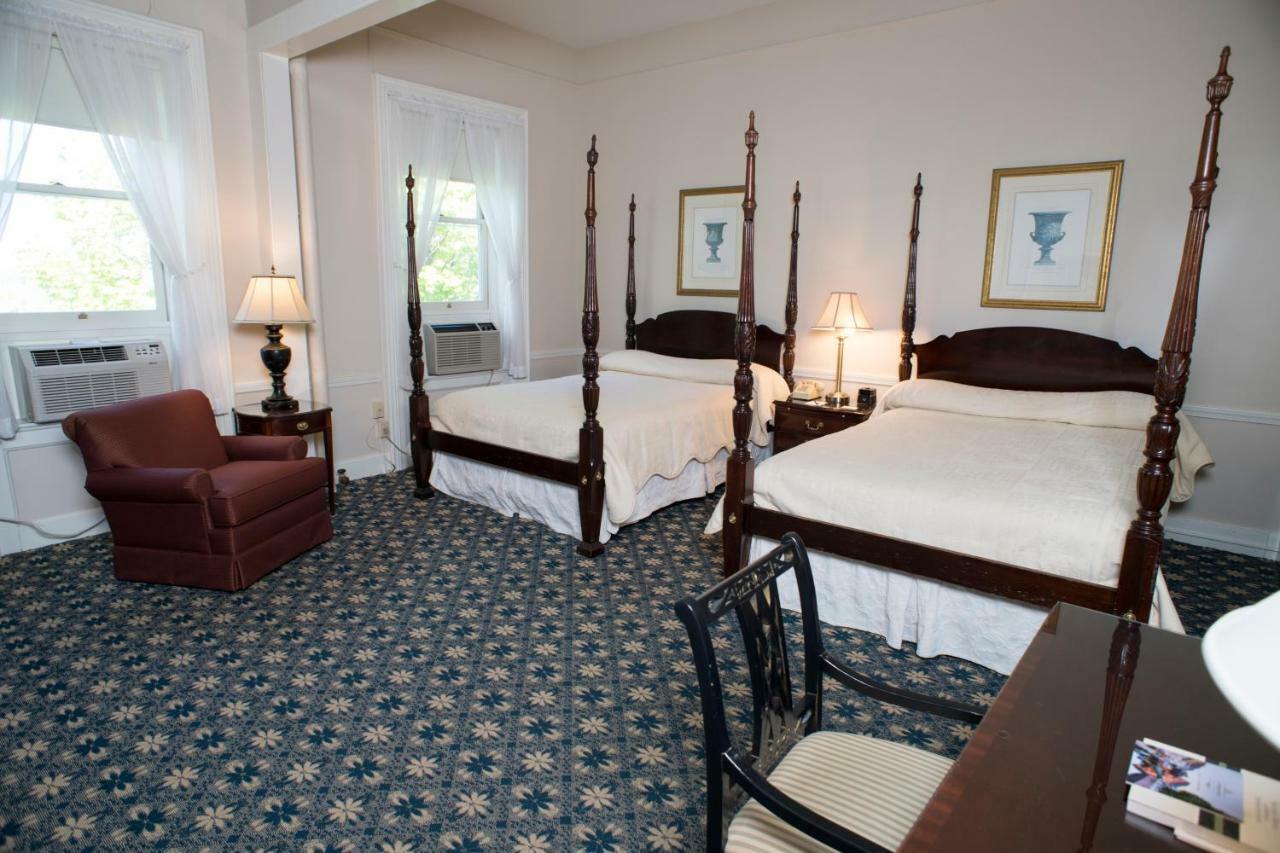 Middlebury Inn Екстер'єр фото