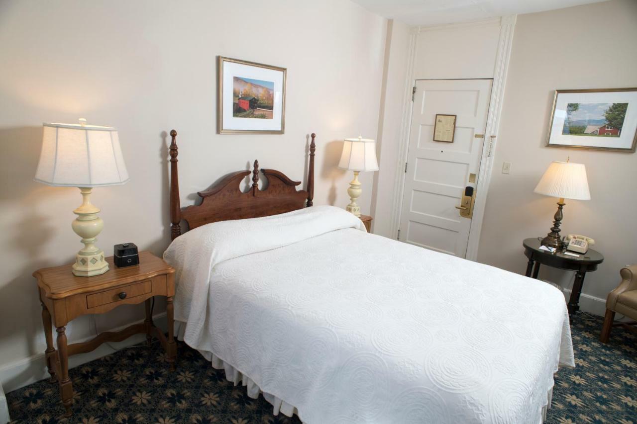 Middlebury Inn Екстер'єр фото