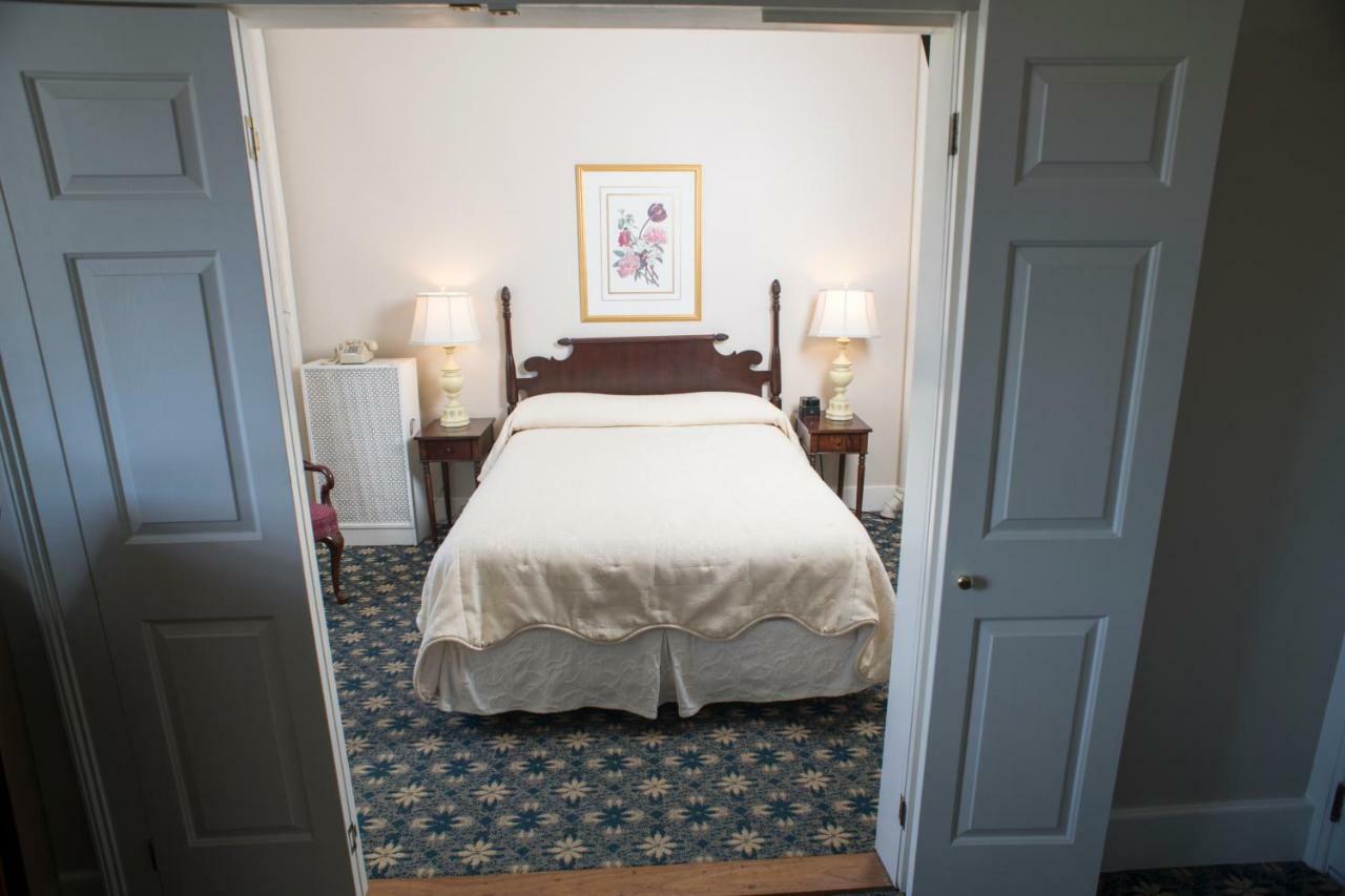 Middlebury Inn Екстер'єр фото