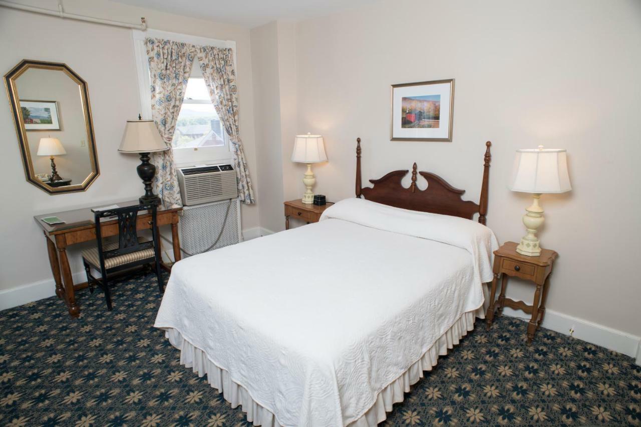 Middlebury Inn Екстер'єр фото