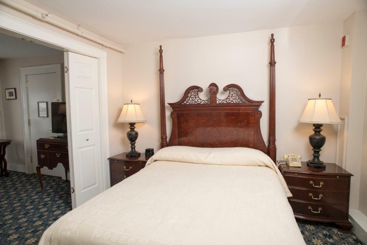 Middlebury Inn Екстер'єр фото