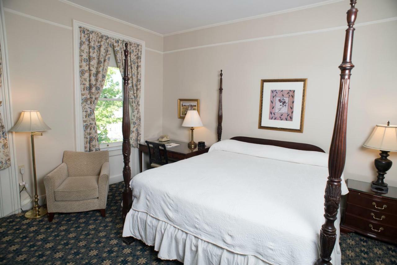 Middlebury Inn Екстер'єр фото