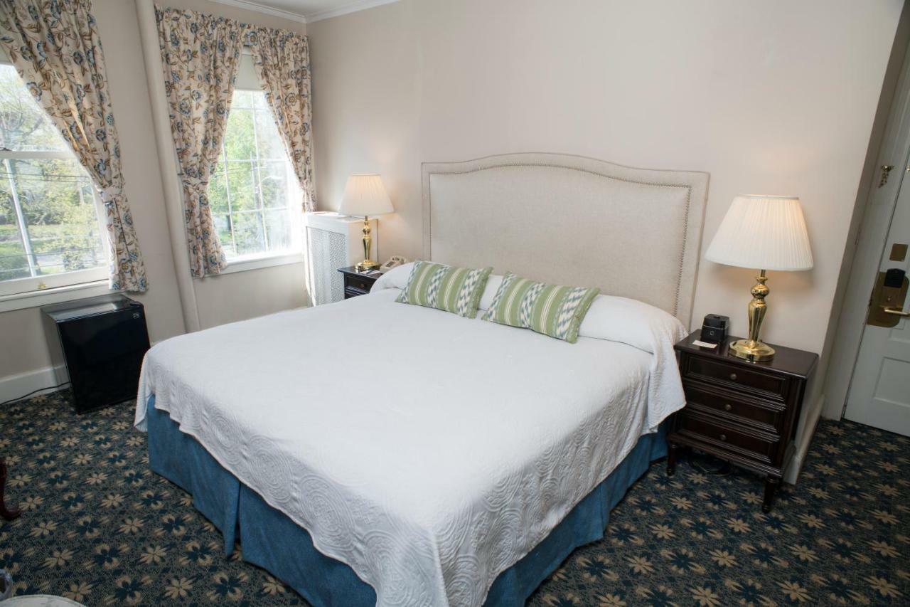 Middlebury Inn Екстер'єр фото