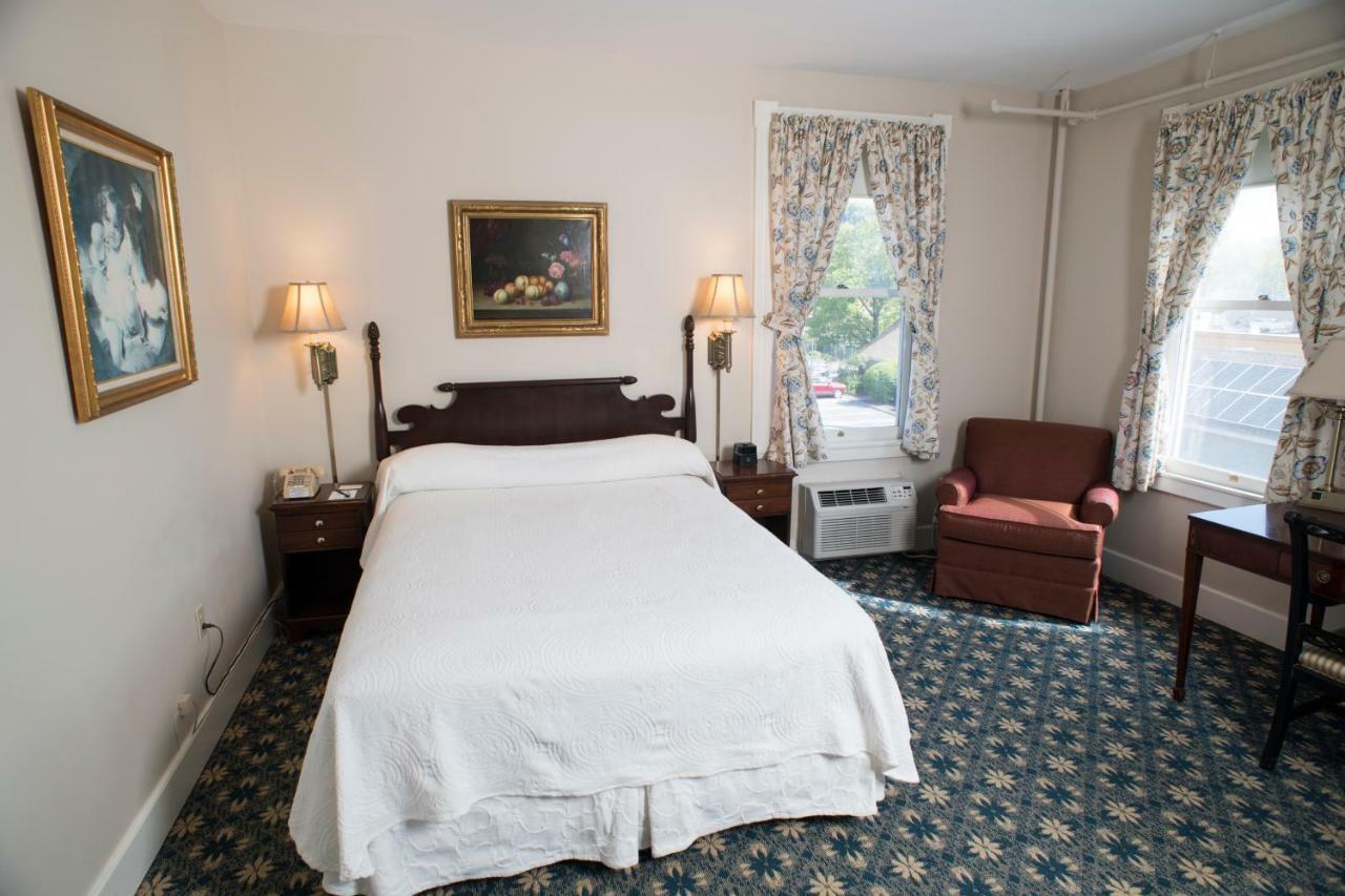 Middlebury Inn Екстер'єр фото